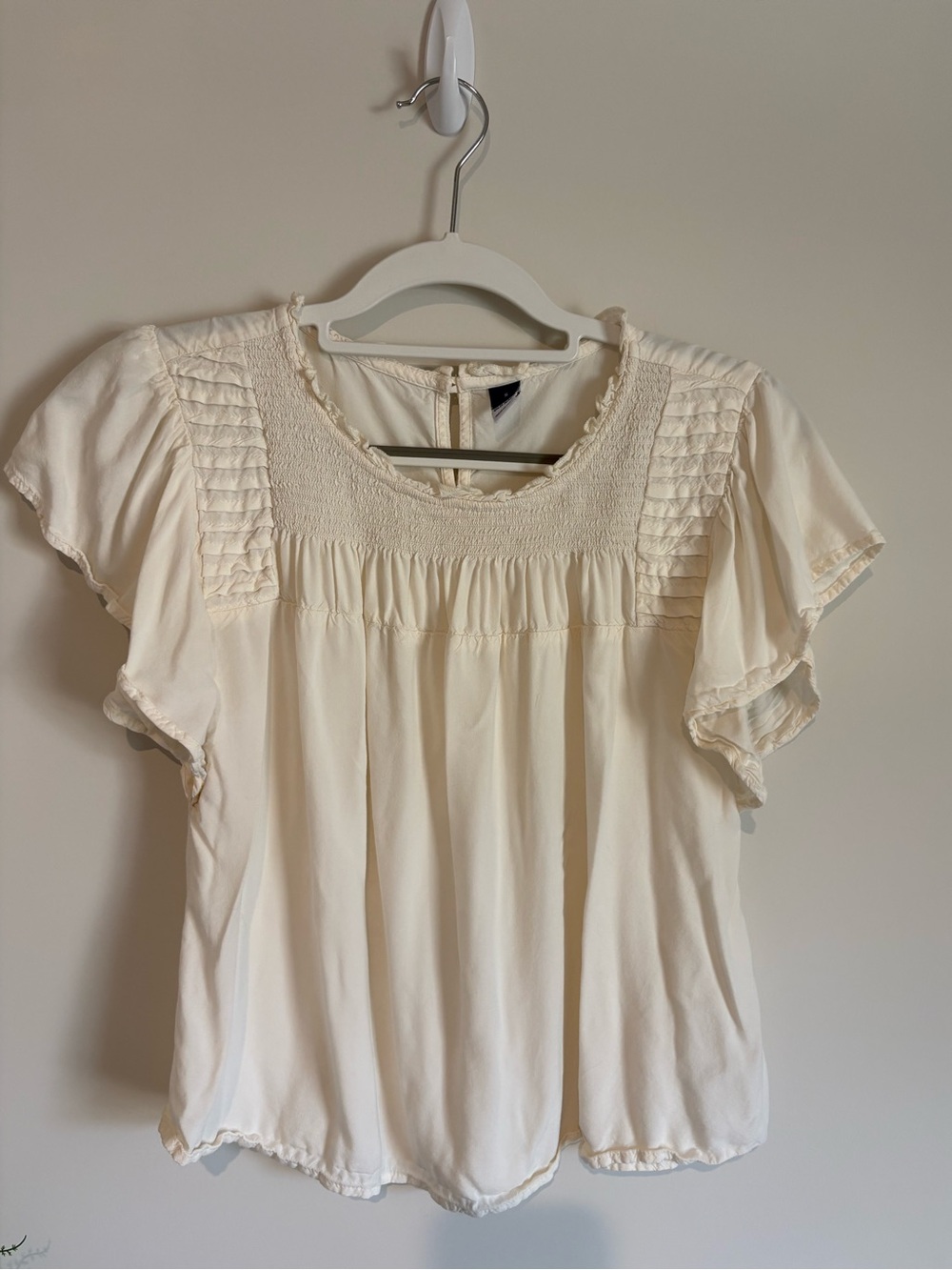 Old Navy Ivory Ruffle Sleeve Blouse